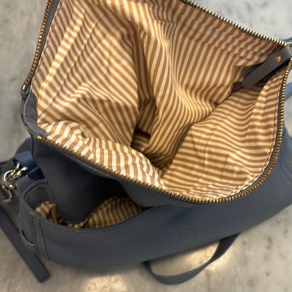 Kate Spade Gray Shoulder Bag with Versatile Design - Picture 4 of 7